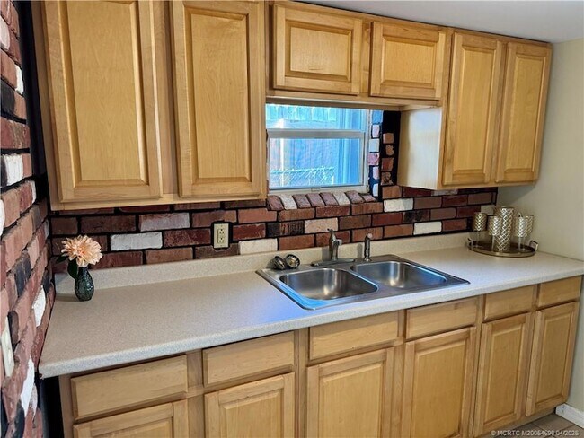 Building Photo - 3489 NE Linda Dr
