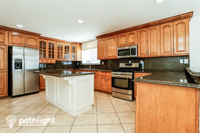 Building Photo - 14800 Farmington Street, Hesperia, CA, 92345