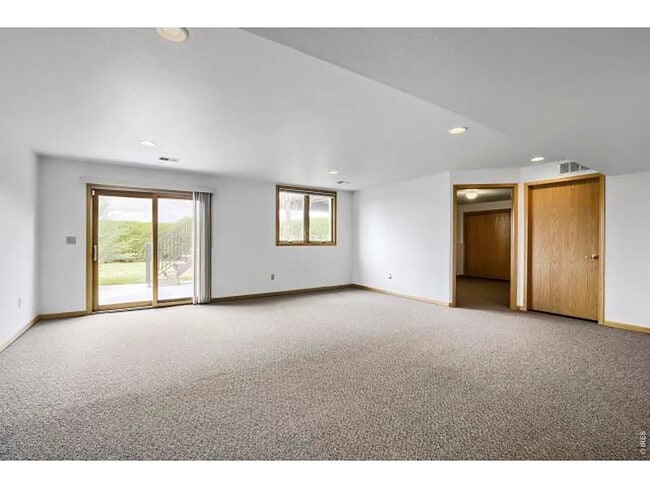 Building Photo - 557 Trailwood Cir