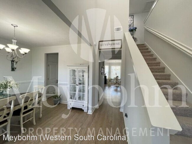 Building Photo - 4 br, 3 bath House - 507 Schaver Loop