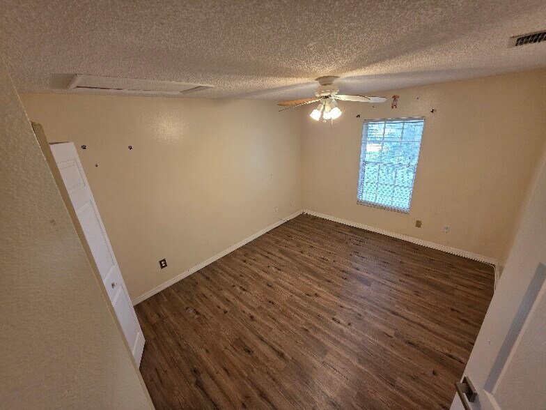 Building Photo - 11006 Lake Katherine Cir