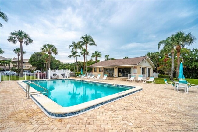 Building Photo - 2370 NE Ocean Blvd