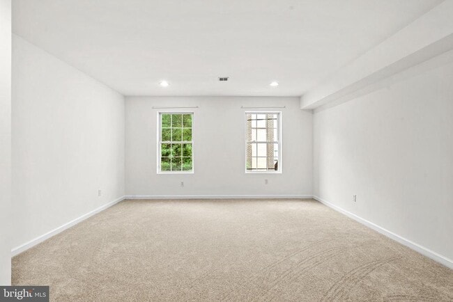 Building Photo - 1135 N Orianna St