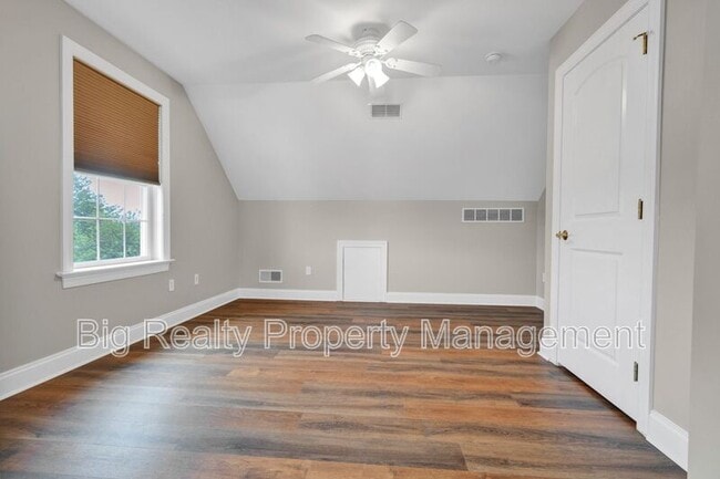 Building Photo - 364 Prospect Ave