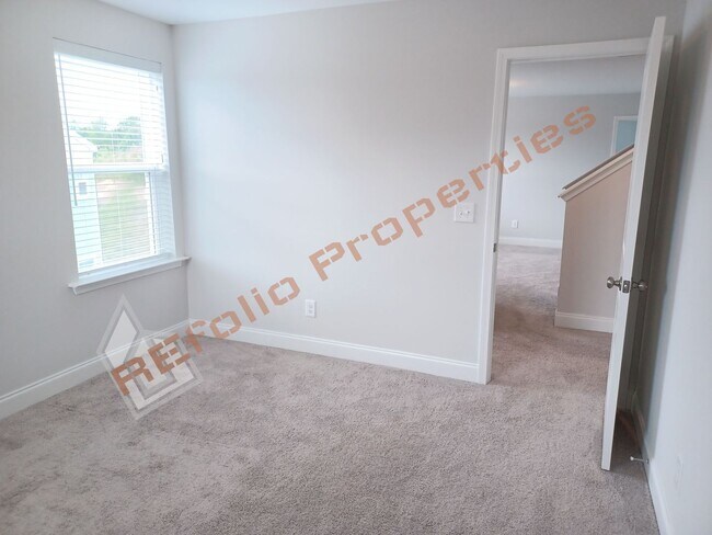 Building Photo - 238 Deardom Way