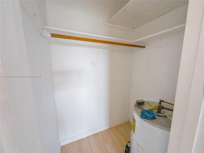 Building Photo - 2170 NW Flagler Terrace