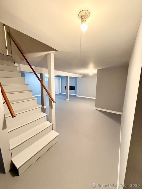 Building Photo - 355 Lounsbury St