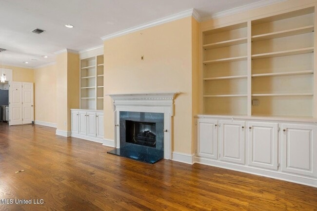 Building Photo - 246 Eastbrooke St