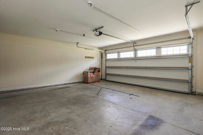 Building Photo - 304 Windward Landing