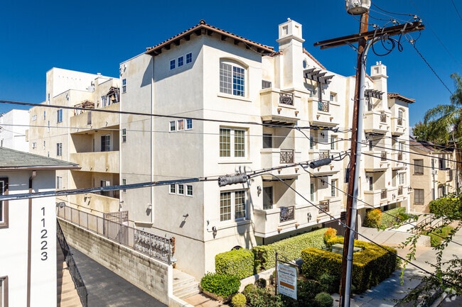 Alternate - NOHO ARTS Courtyard Apts