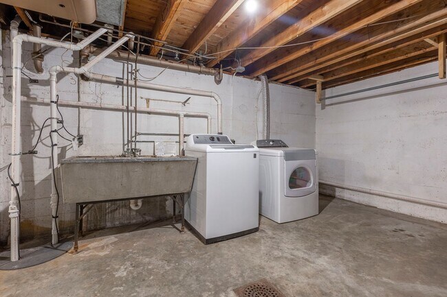 Building Photo - 4225 Rudy Ln