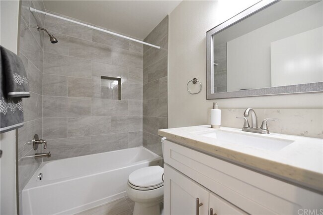 Building Photo - 50 Alicante Aisle