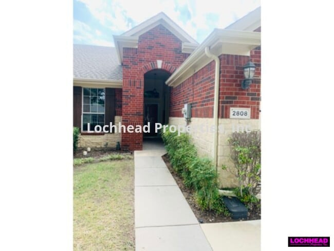 Building Photo - 2 BEDROOM TOWNHOME IN THE PASQUINELLIS FAIRWAY VILLAS COMMUNITY IN PLANO!