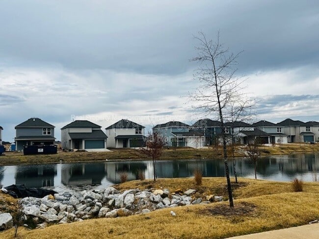 Building Photo - 4802 W Planetree St