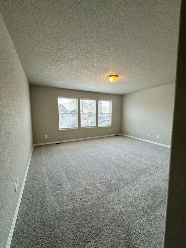 Building Photo - 6063 Magma Hts