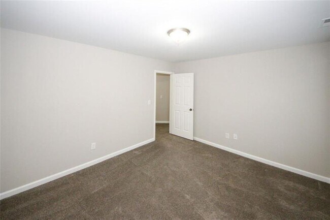 Building Photo - 365 Hunt Creek Dr