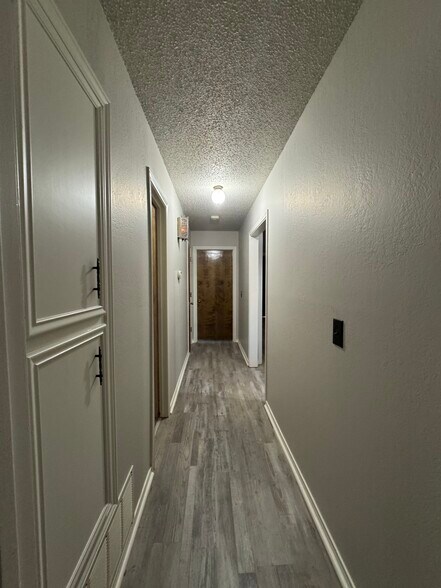 Building Photo - 8608 Geneva Ave