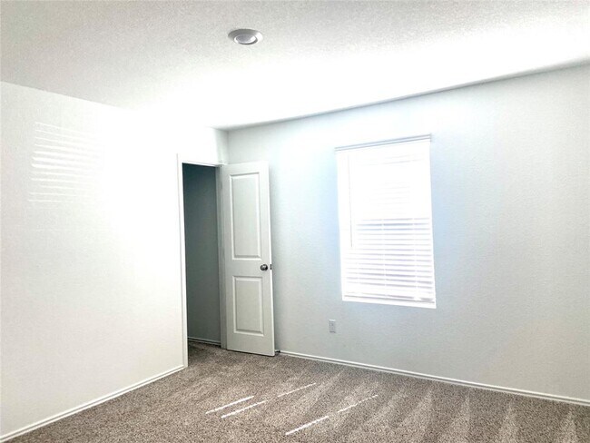 Building Photo - 301 Bluejack Wy