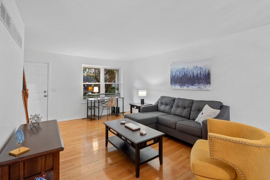 Building Photo - 16401 Baja Ct