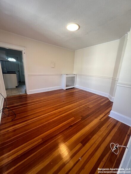 Building Photo - 11 Barrows St