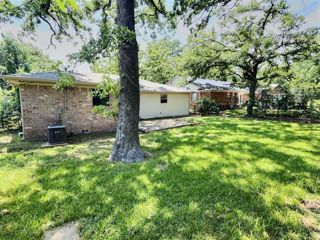 Building Photo - 111 E Doris Dr