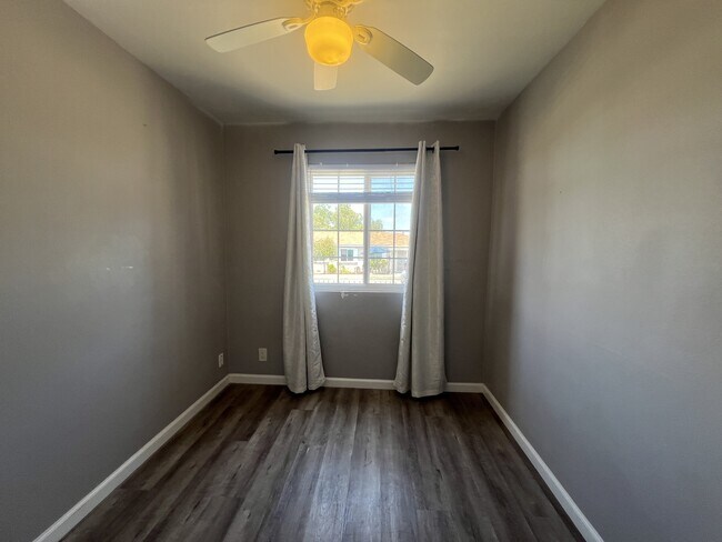 Building Photo - 6373 Osler St