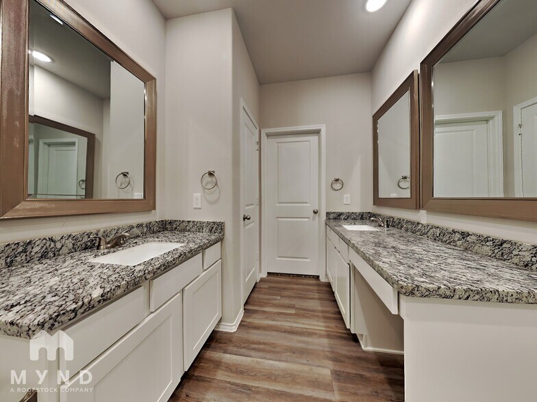 Building Photo - 11731 Miller Cir