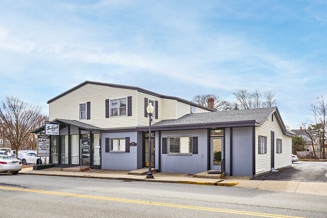 Building Photo - 104 N Main St