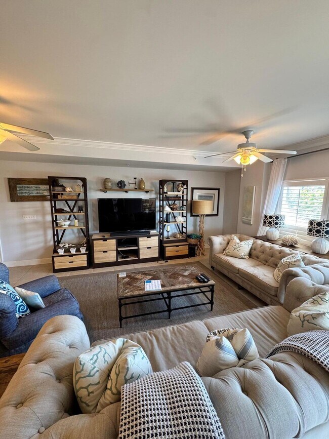 Building Photo - 1732 W County Hwy 30A