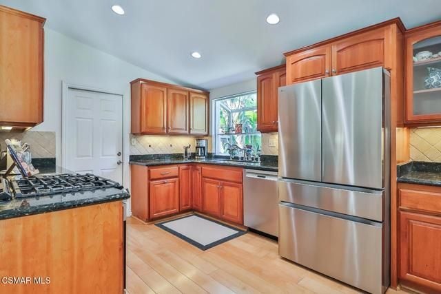 Building Photo - 557 E Gainsborough Rd