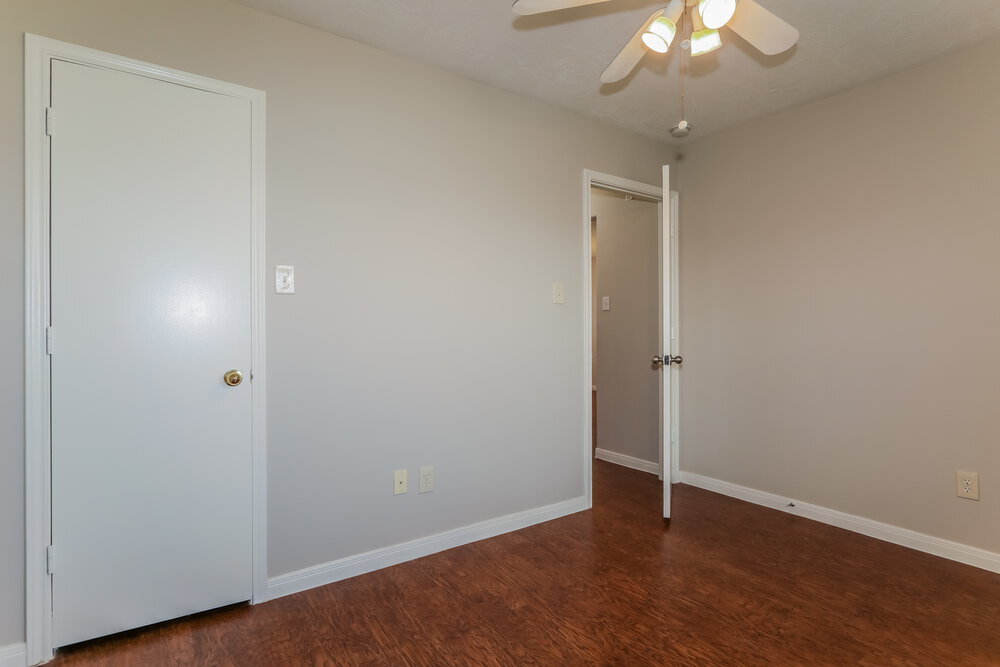 Building Photo - 16213 N View Ct