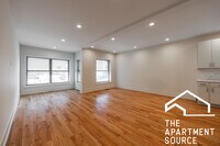 Building Photo - 652 W Gordon Terrace