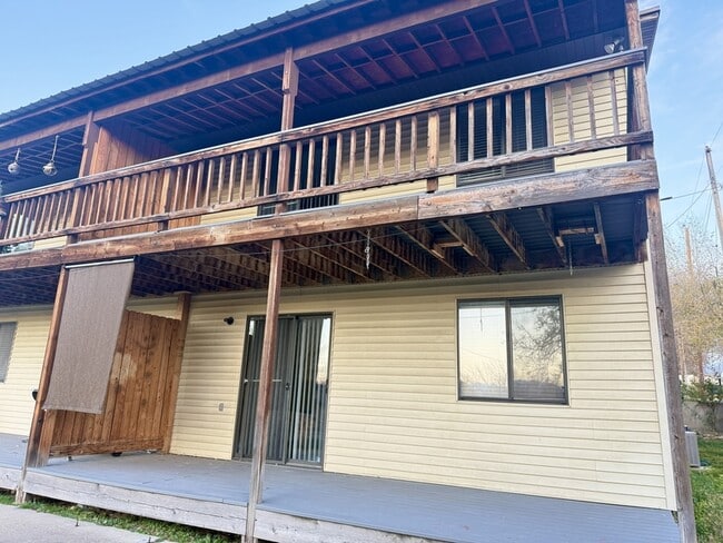 Building Photo - 7428 S 700 E