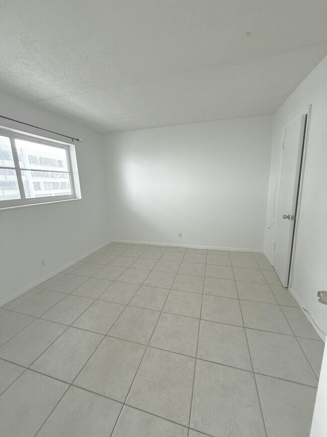 Building Photo - 4500 N Flagler Dr