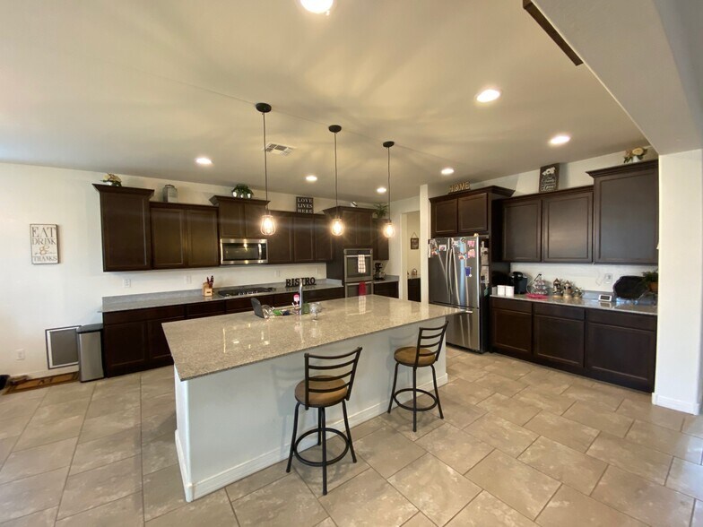 Building Photo - 22868 E Desert Hills Dr