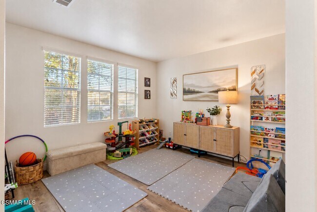 Building Photo - 1134 Gardenia Ln