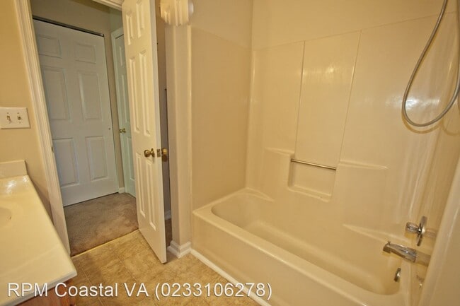 Building Photo - 2 br, 2.5 bath House - 475 Lees Mill Dr.