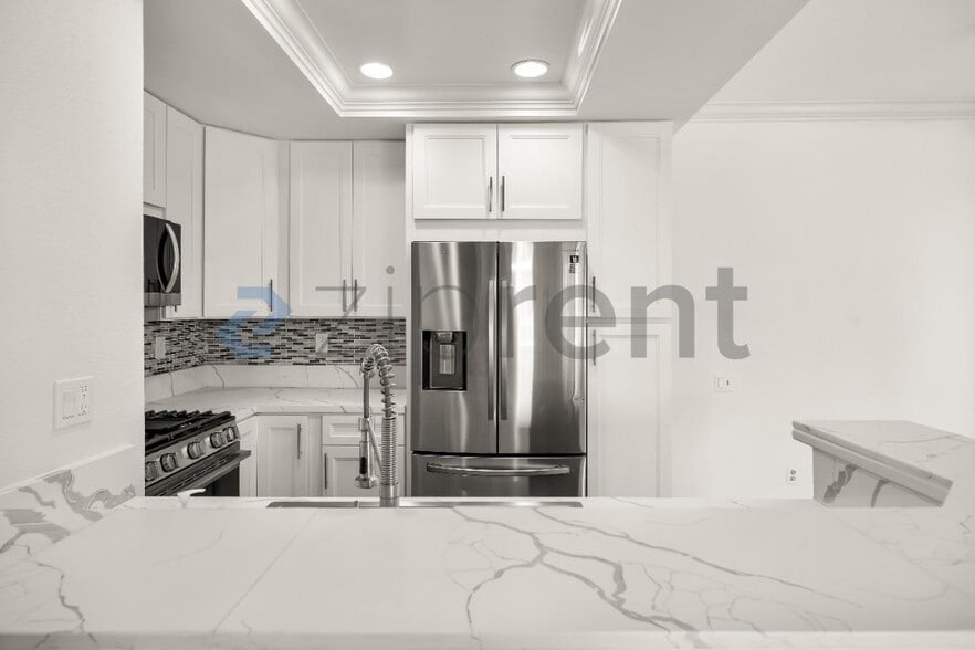 Building Photo - Unit 41