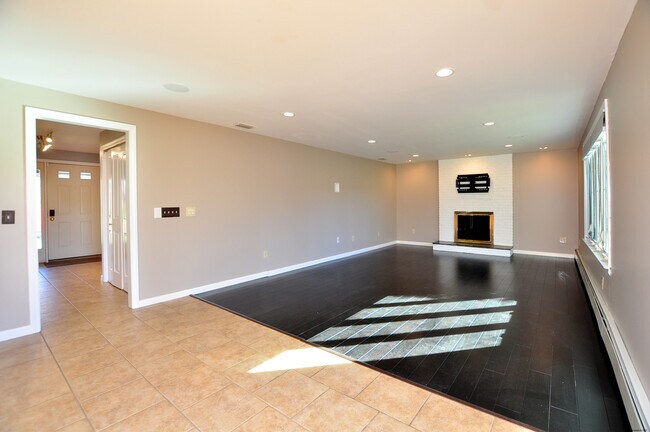 Building Photo - 16 Virginia Ln