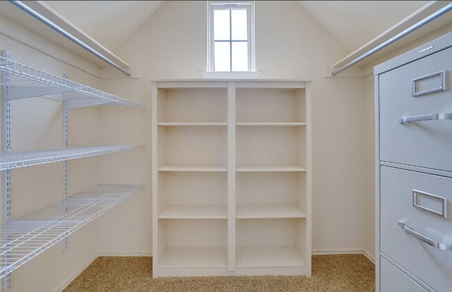 Building Photo - 5 Bed 3 Bath Broken Arrow