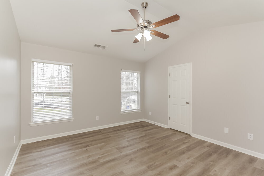 Building Photo - 211 Winding Canyon Dr