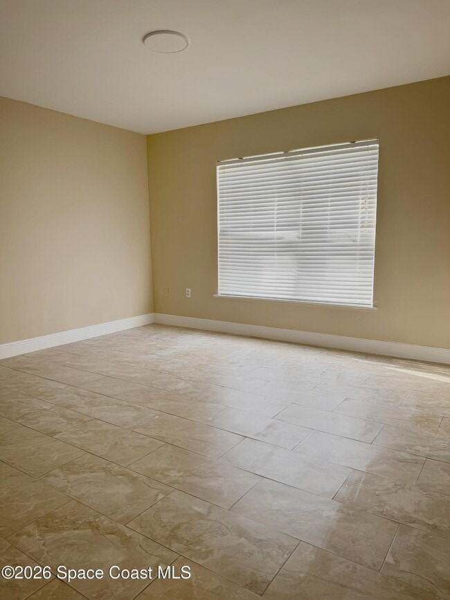 Building Photo - 1718 Sawgrass Dr SW