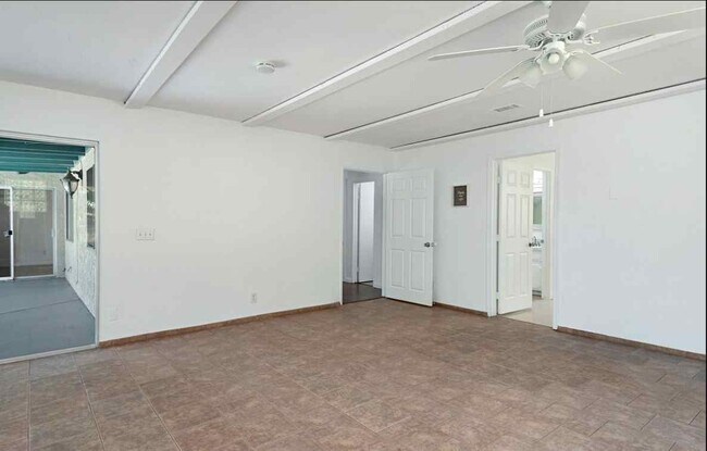 Building Photo - 710 Hillward St