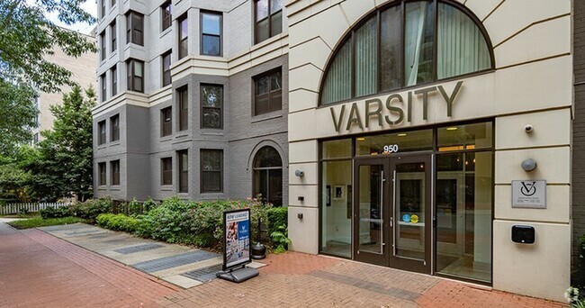 Building Photo - Varsity On K