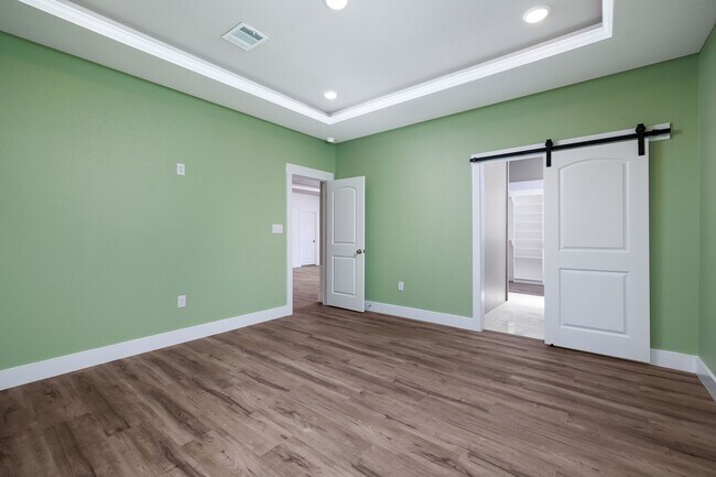 Building Photo - 4517 Emerson Ct