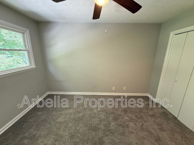Building Photo - 960 Kendrick Creek Rd