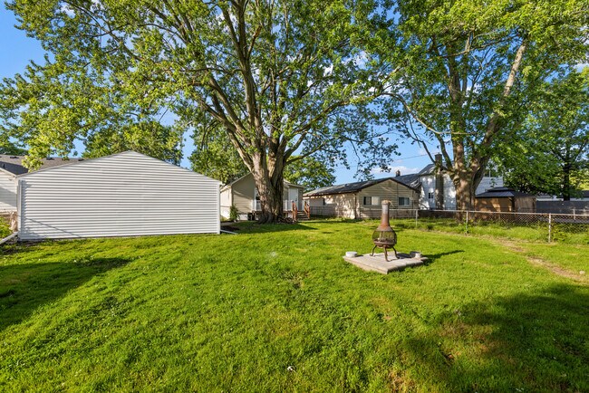 Building Photo - 11259 Chapp Ave