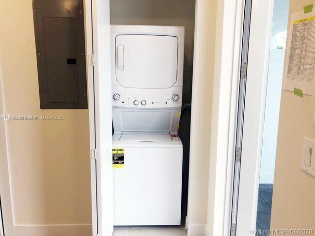 Building Photo - 10229 NW 64th Terrace