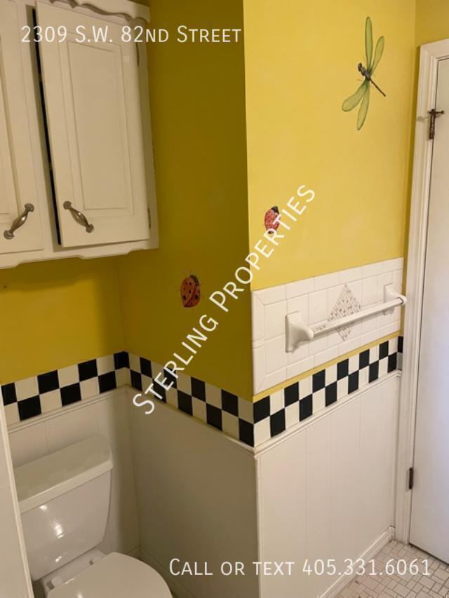 Building Photo - 2309 SW 82nd St
