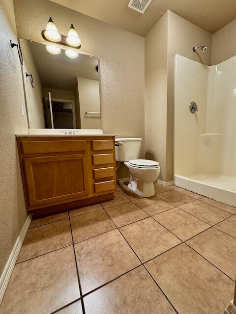 Building Photo - 1355 Oakland Ave